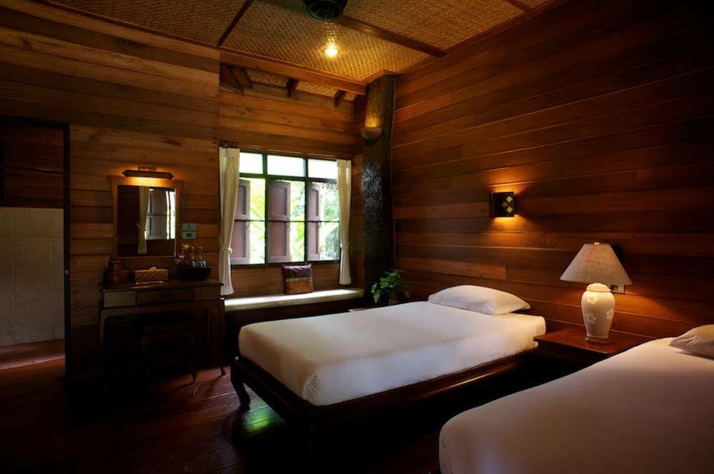 Hotel Khum Lanna Phrao Esterno foto