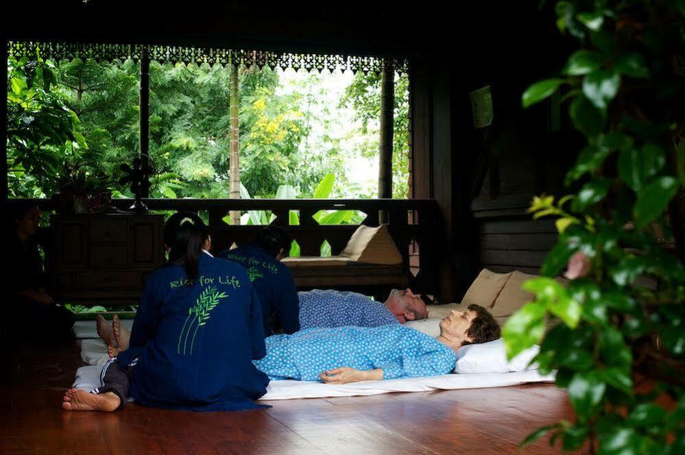 Hotel Khum Lanna Phrao Esterno foto
